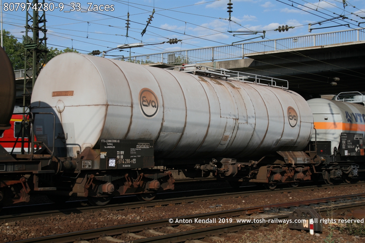 807974280-9_33_Zaces.jpg